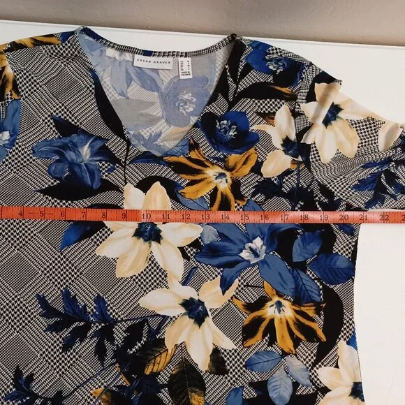 Women's Susan Graver Flower & Lace Tunic Size‎ Medium - Picture 9 of 10